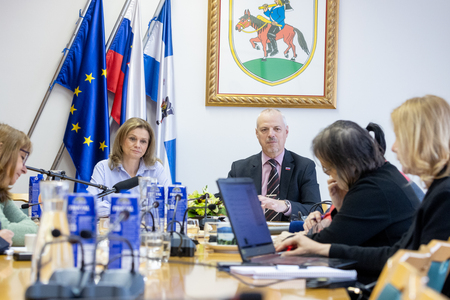 TISKOVNA KONFERENCA OBČINE PIVKA 6.5.2025 - Valter Leban-1275